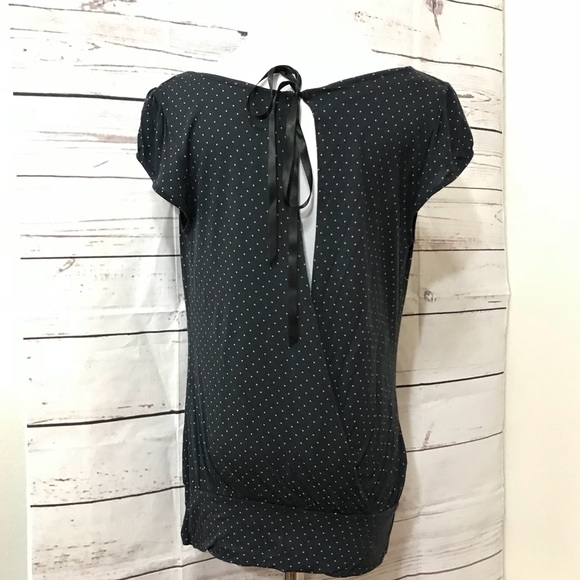 Open back blouse - Picture 2 of 8